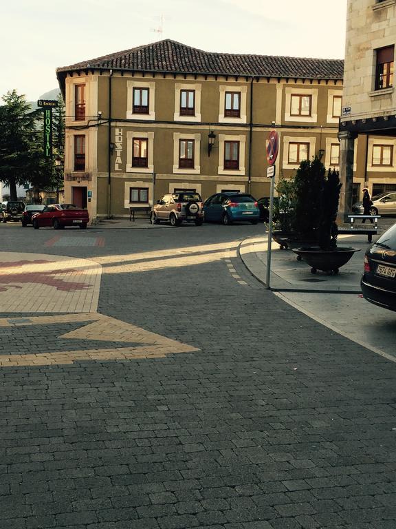 Hostal El Resbalon Cervera De Pisuerga Bagian luar foto
