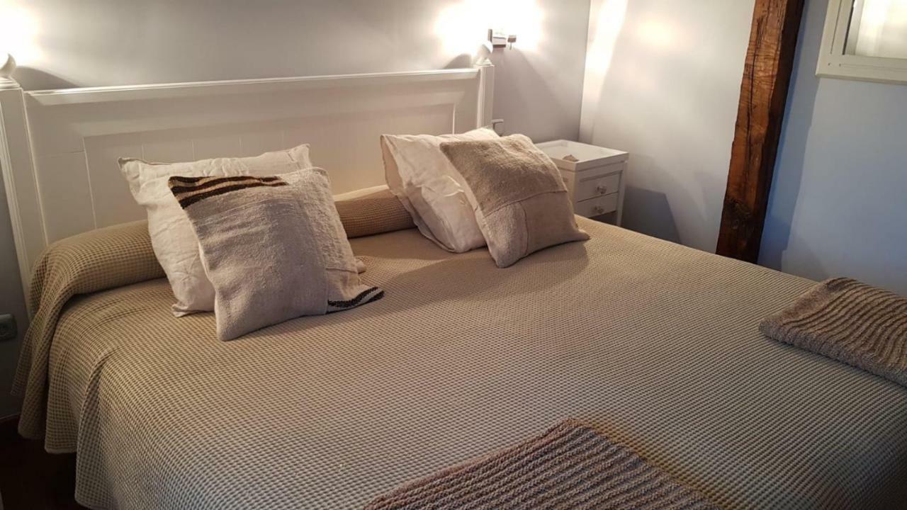 Hostal El Resbalon Cervera De Pisuerga Bagian luar foto