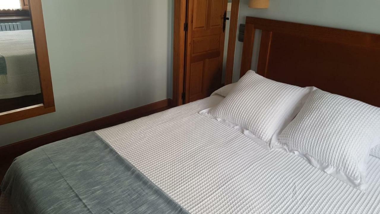 Hostal El Resbalon Cervera De Pisuerga Bagian luar foto