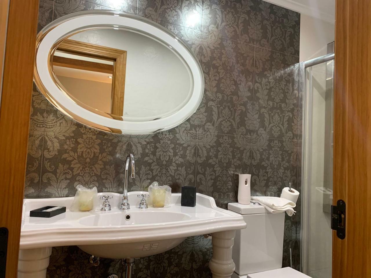 Hostal El Resbalon Cervera De Pisuerga Bagian luar foto